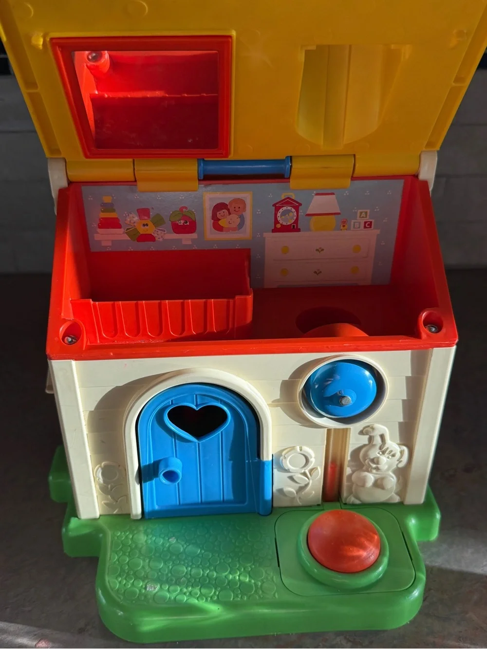 1984 Fisher Price Discovery Cottage Jumbo Chunky Little People
